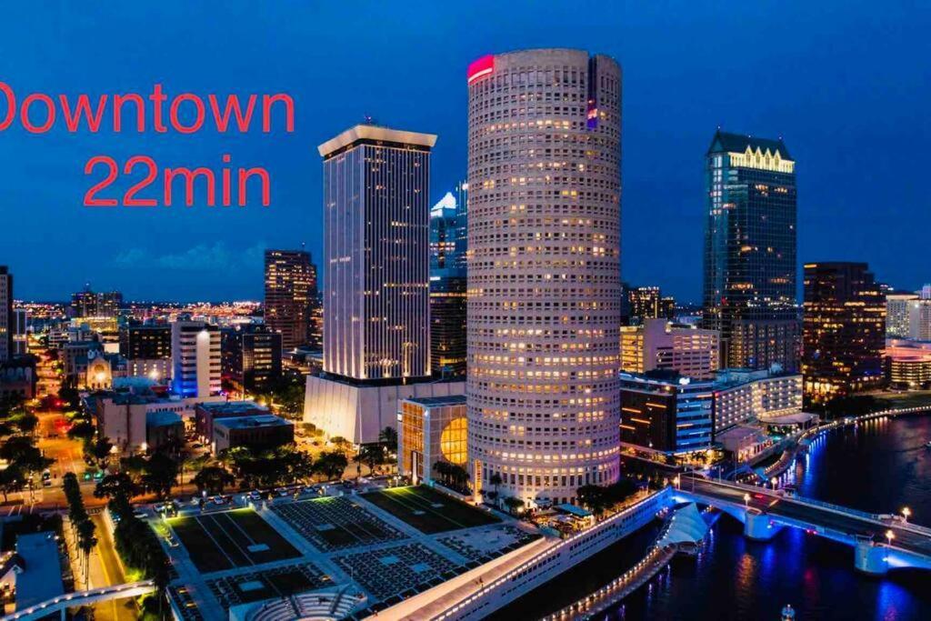 Grey Novo + Free-parking&wifi Tampa