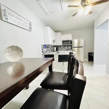 Grey Novo Studio + Free-Parking&Wifi Tampa Extérieur photo