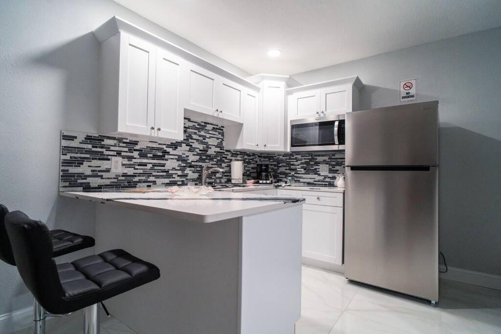 Grey Novo + Free-parking&wifi * Tampa